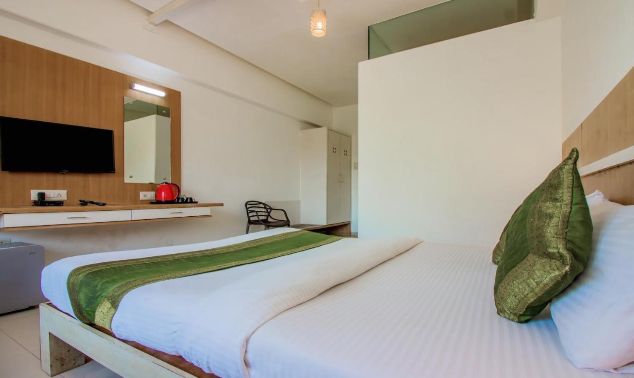 ホテル Treebo Trend Golden Nest ターネー エクステリア 写真